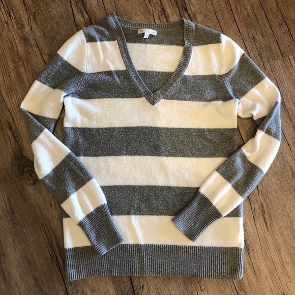 GAP Sweaters - Gap size small striped v-neck sweater